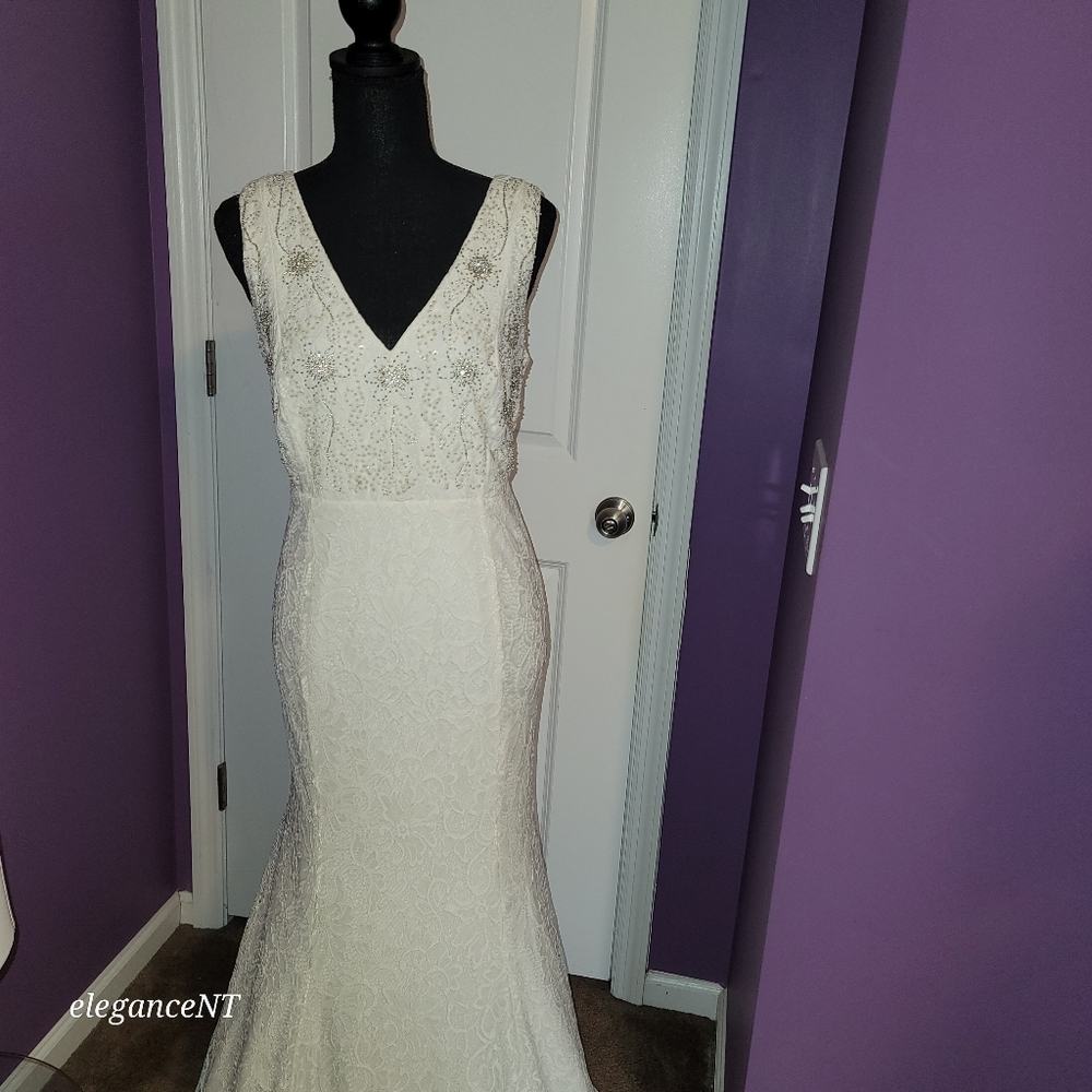 Torrid Ivory Lace Beaded Sleeveless Mermaid Wedding Dress with Train Sz: 14 NWT - Picture 2 of 16